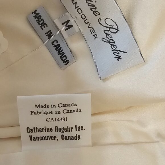 Catherine Regehr Ivory Wedding Dress M/8 - Picture 10 of 12